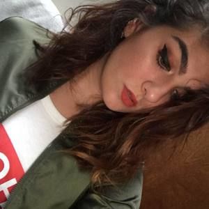 Meet your Posher, Raina